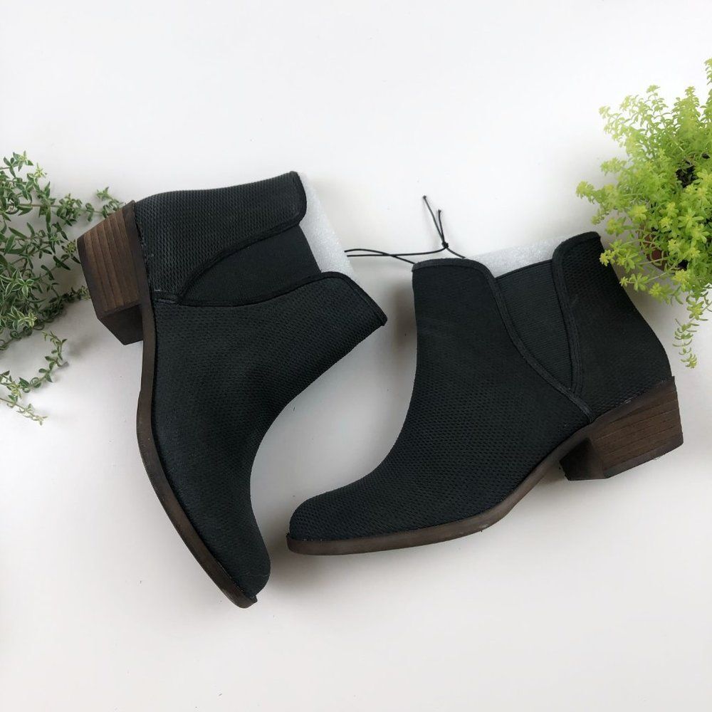 Kensie Gerona Dark Grey Suede Stacked Heel Bootie